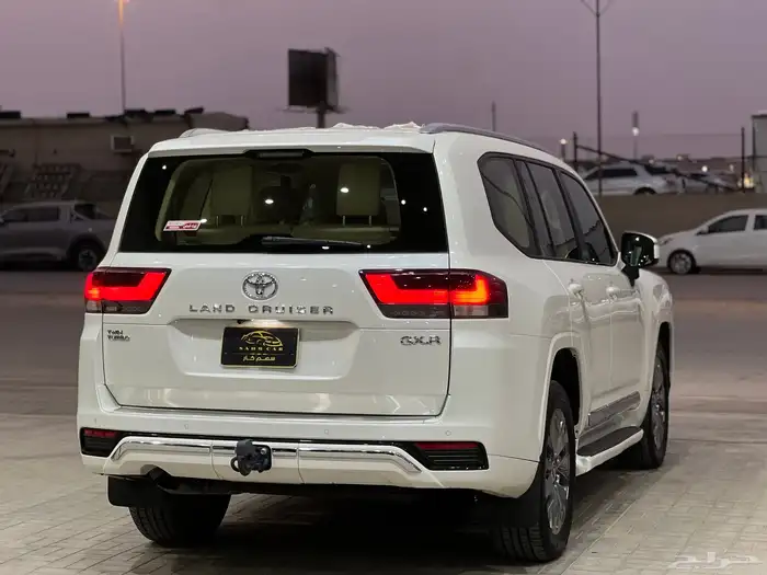 تويوتا لاندكروزر GXR موديل 2024 6