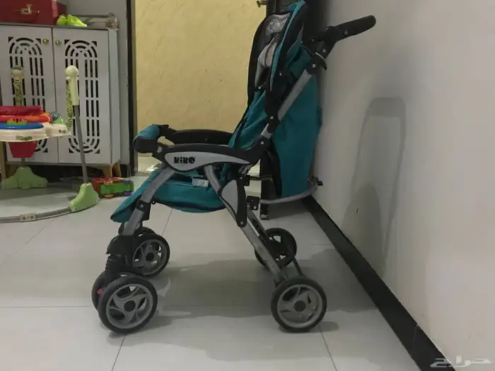 عربيه اطفال حجم وسط بكمل اغراضه 3