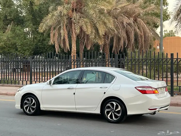 للبيع هوندا اكورد ((فل كامل مخمل 2017)) 10