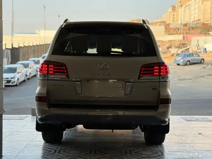 لكزس 5 1 0 2 ذهبي 4