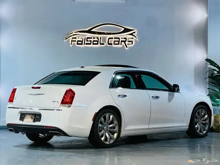 كرايزلر C300 2016 بحاله ممتازه V6 4