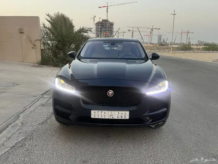 للبيع جاكور F pace 2017 بحالة الوكاله 0