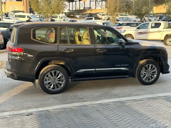 تويوتا لاندكروزر الموديل2025 فل كامل ورد الكويت رقم5 6