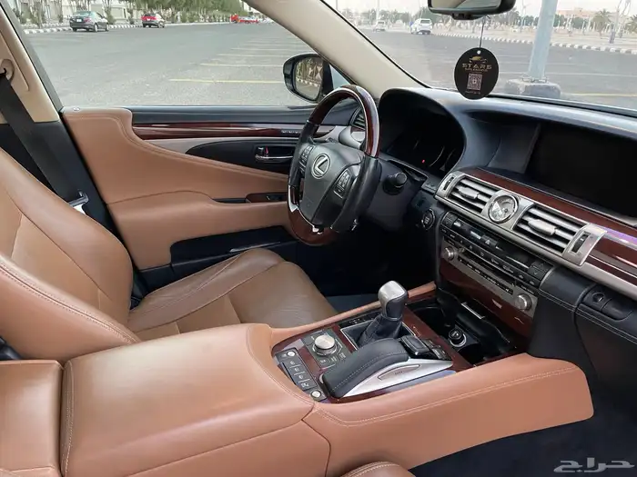لكزس  LS460 2016 بريمي لارج فل كامل للبيع 14