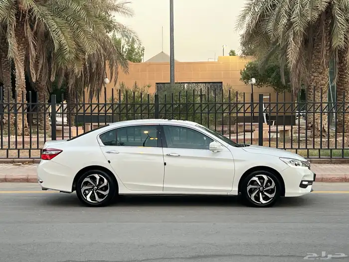 للبيع هوندا اكورد ((فل كامل مخمل 2017)) 25