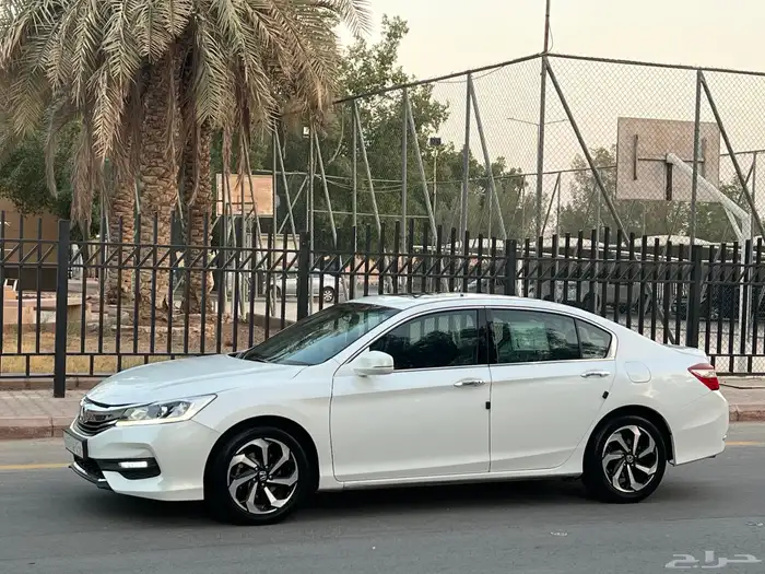 للبيع هوندا اكورد ((فل كامل مخمل 2017)) 8