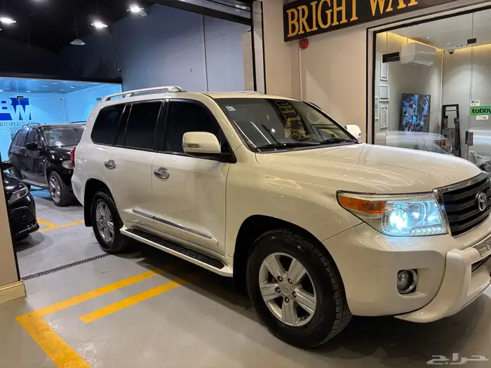 لاندكروزر 2014 1