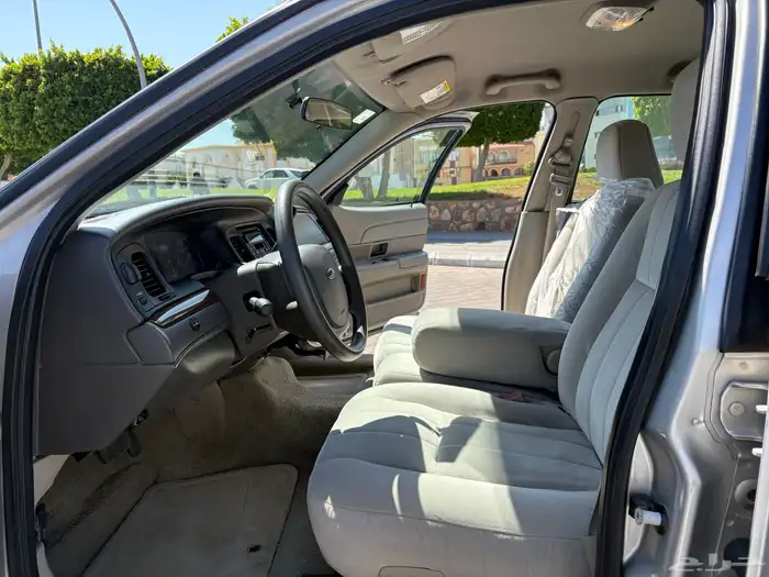 فورد فكتوريا مخزن 37