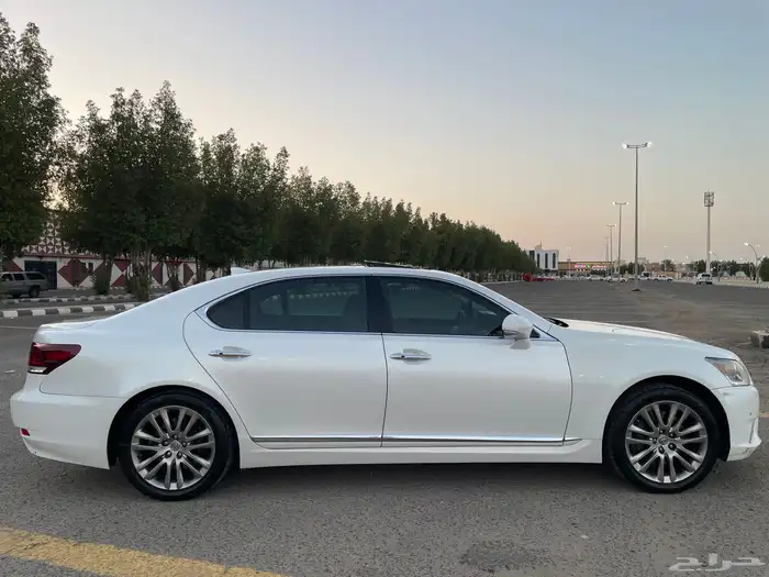 لكزس  LS460 2016 بريمي لارج فل كامل للبيع 7
