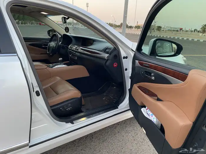 لكزس  LS460 2016 بريمي لارج فل كامل للبيع 9