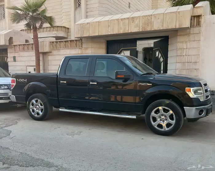 للبيع وانيت فورد اف f150 موديل 2014 غمارتين 17