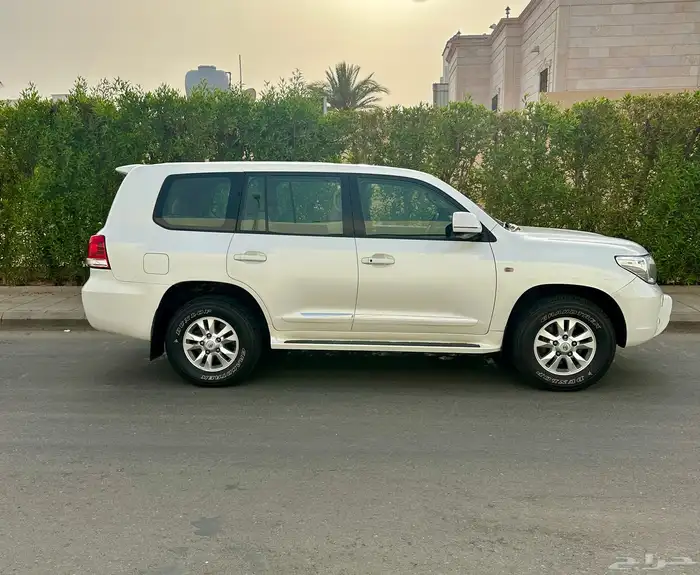 لاندكروزر GXR3 2010 9