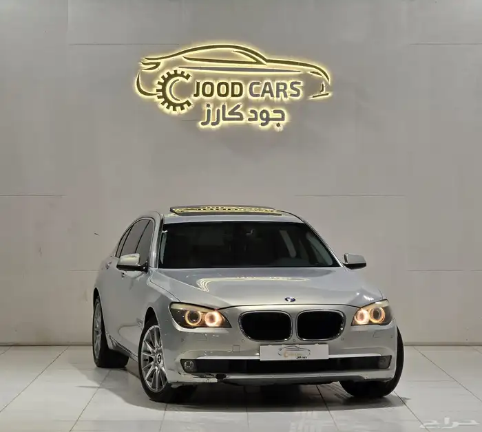بي ام دبليو 750Li موديل 2012 بحالة ممتازة 0