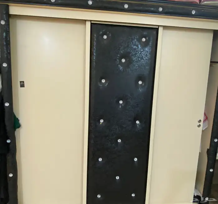 دولاب ملابس نضيف 0