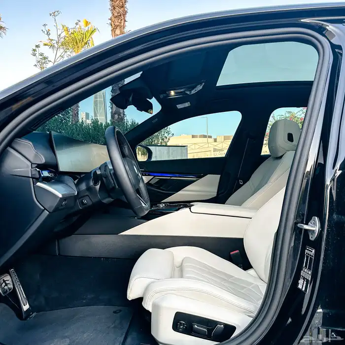 بي ام دبليو 520i M kit 2025 10