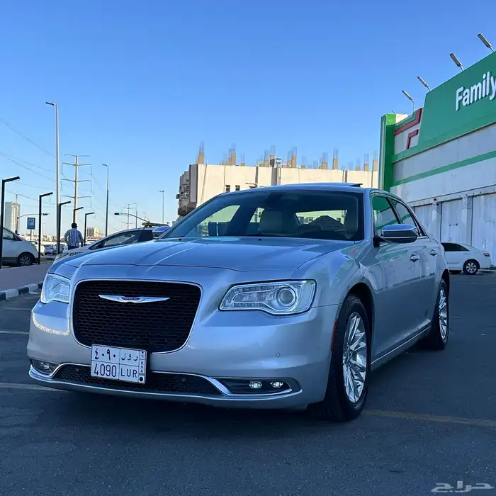 للبيع كرايسلر موديل 2021 V8 5.7 1