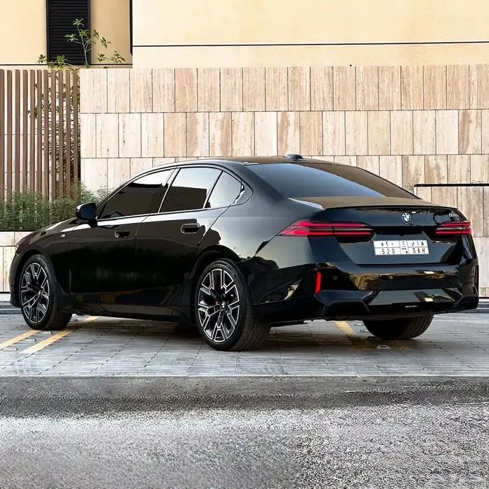 بي ام دبليو 520i M kit 2025 1