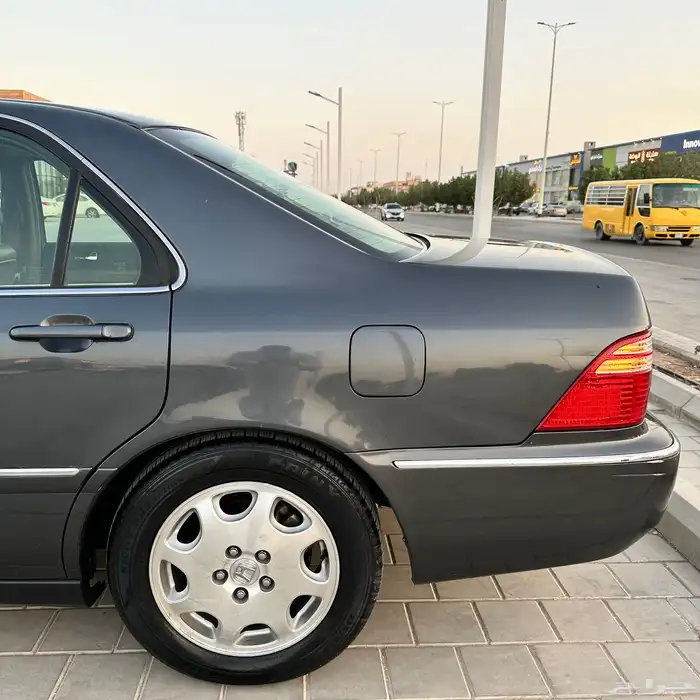 هوندا ليجيند النادرة 8