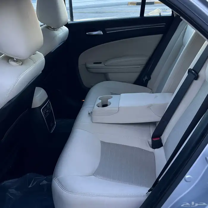 للبيع كرايسلر موديل 2021 V8 5.7 10