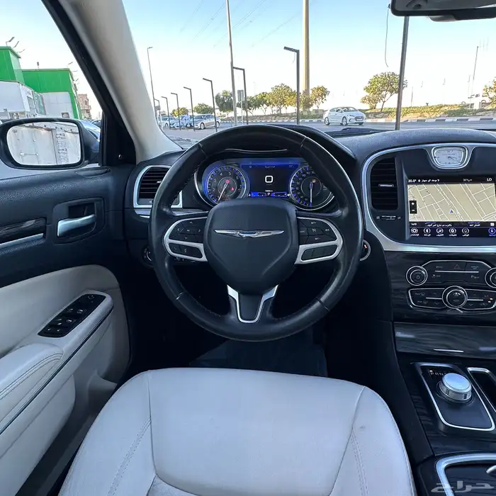 للبيع كرايسلر موديل 2021 V8 5.7 12