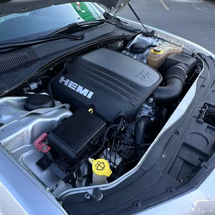 للبيع كرايسلر موديل 2021 V8 5.7 14