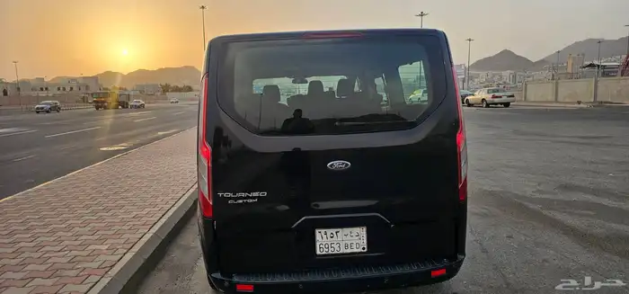 فورد فان tourneo custom 6
