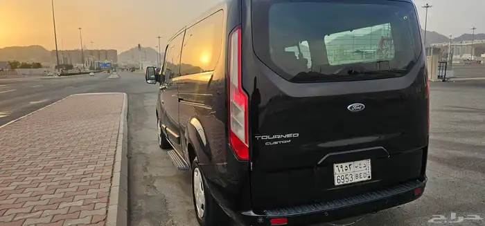 فورد فان tourneo custom 5