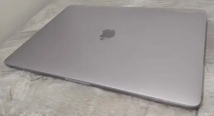 apple macbook pro 15 inch   2018 4