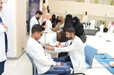 ممرضين وممرضات خدمات التمريض المنزلي 2