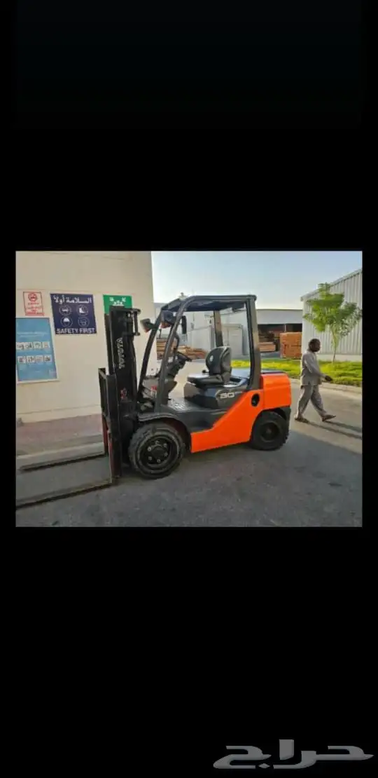 للإيجار رافعات شوكيه وسيزار لفت وجي سي بي 1