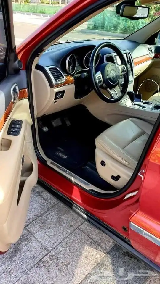 جيب جراند شيروكي بودي بلد نظيف جدا 2011 13