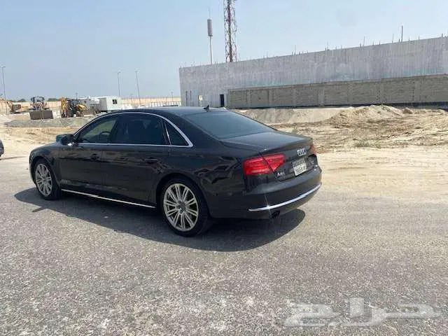 اودي اي 8 لارج رمادي 2014 1