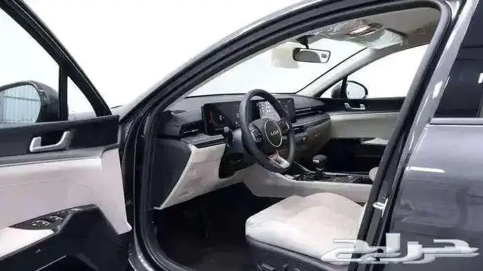 كيا K5 استندر المطور 2025 8