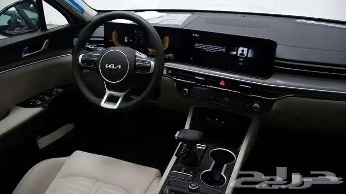 كيا K5 بصمه شاشه 2025 بعروض مميزه 5