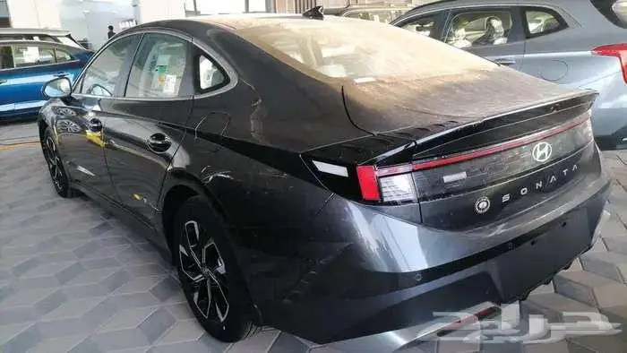 هيونداي سوناتا فليت موديل 2025 لون رمادي وسلفر 3