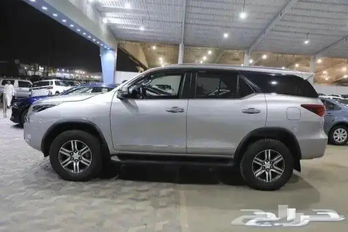 تويوتا فوتشنر GX2 فل كامل ديزل دبل اربعة سلندر موديل 2023 4