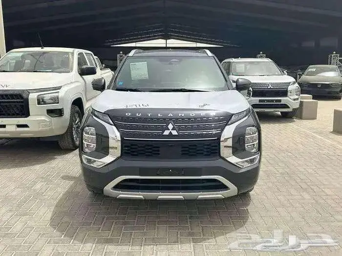 ميتسوبيشي اوتلاندر فل كامل ونص 2025 سعودي نقد وتقسيط 3