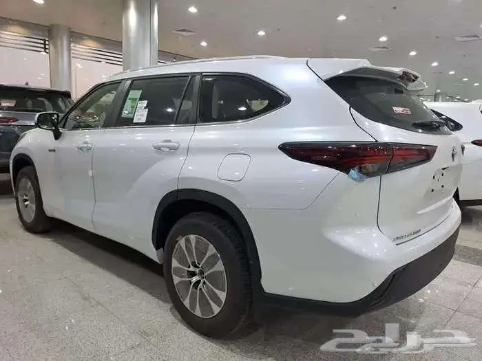 هايلندر جي ال إي 2.5 هايبرد 4 4 اتوماتيك (أبيض  2025) 3