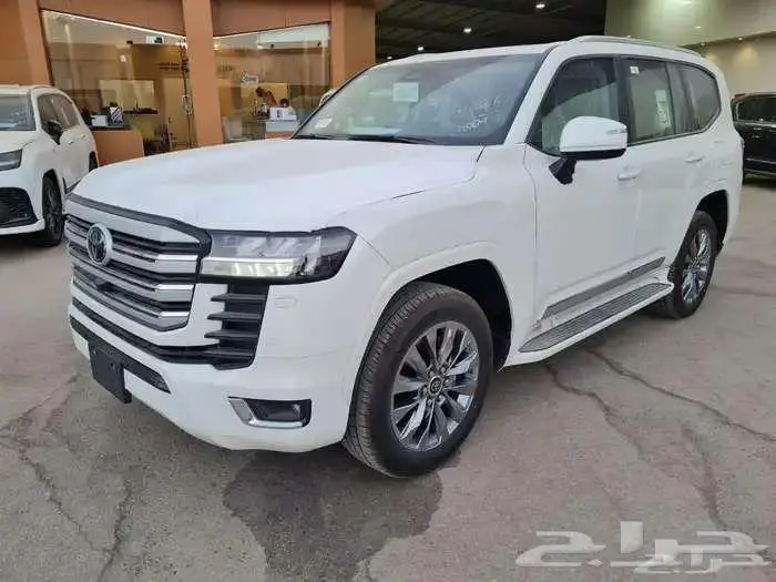تويوتا لاندكروزر GXR4 بنزين 2025 . 7
