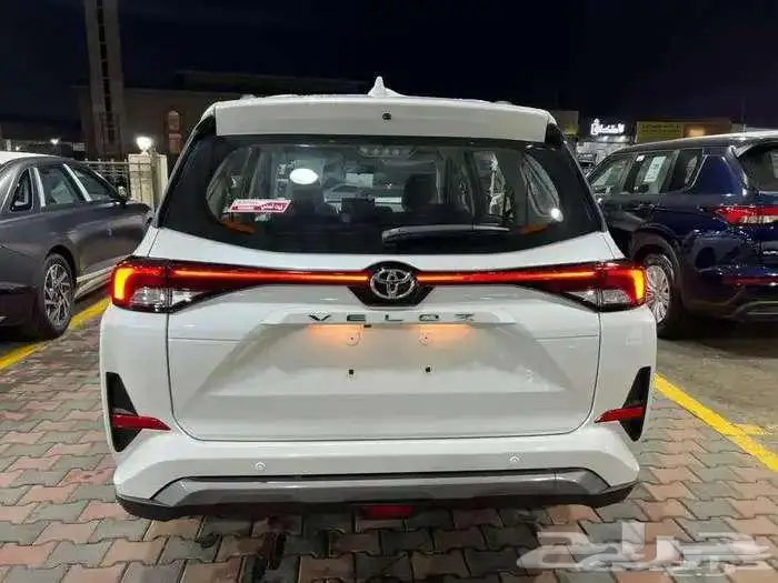 تويوتا GLX فيلوز 2025 2