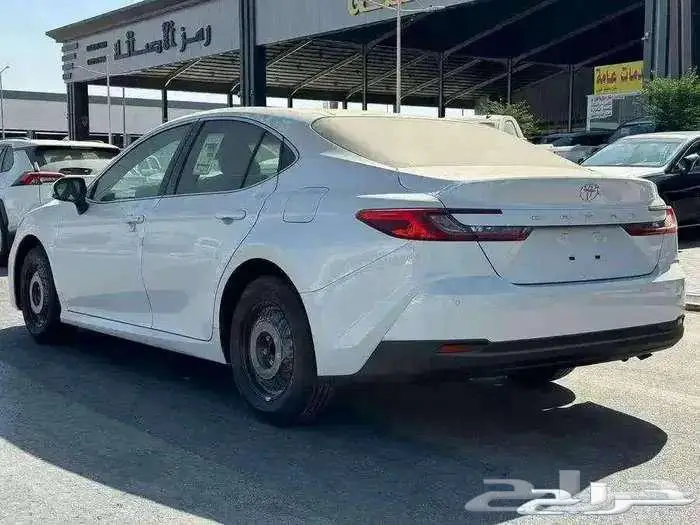 كامري E ستاندر طيس بنزين 2025 بريمي 5