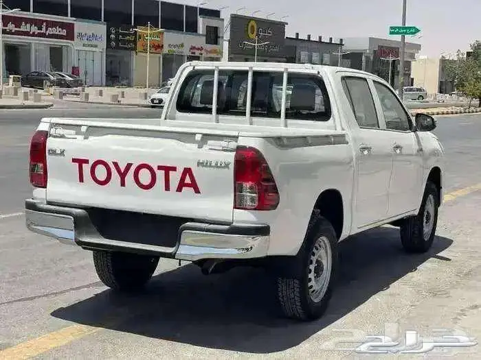 هايلوكس سلق تماتيك دبل 2025 بريمي 4