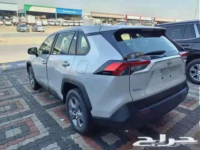 تويوتا راف فور ستاندر دبل 2025 عبد اللطيف جميل 6