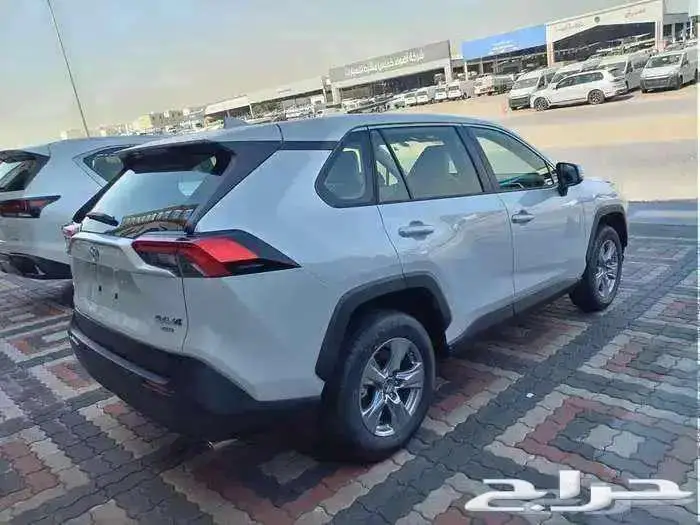 تويوتا راف فور ستاندر دبل 2025 عبد اللطيف جميل 5