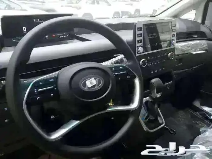 هيونداي ستاريا 9 راكب ديزل 2025 بسعر 118600 شامل الضريبه 4