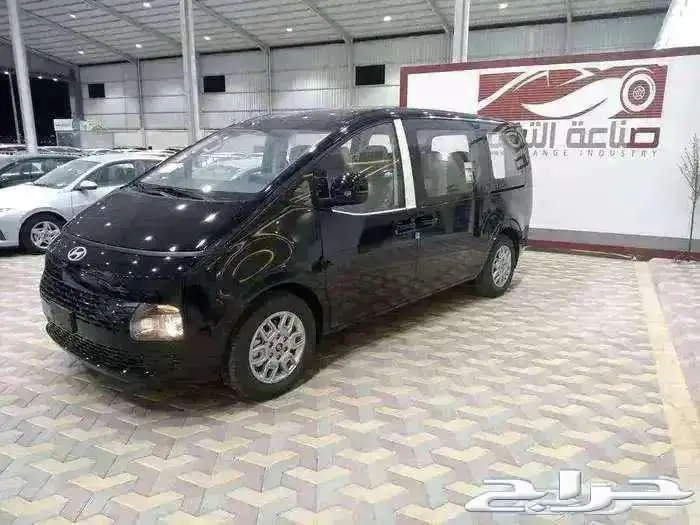 هيونداي ستاريا 9 راكب ديزل 2025 بسعر 118600 شامل الضريبه 1