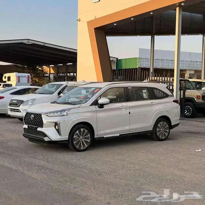 تويوتا فيلوز GLX بنزين 2025 - 1