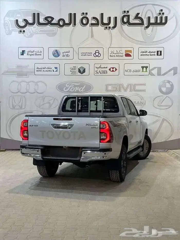 تويوتا هايلوكس غمارتين V6 بنزين خليجي 2025 3