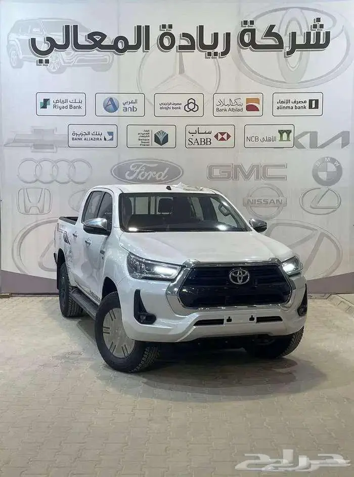 تويوتا هايلوكس غمارتين V6 بنزين خليجي 2025 1