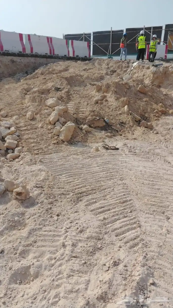 مقاول حفر و دفان ورمل وبيسكورس وحجر والاحلال وكل مايلزم المق 3